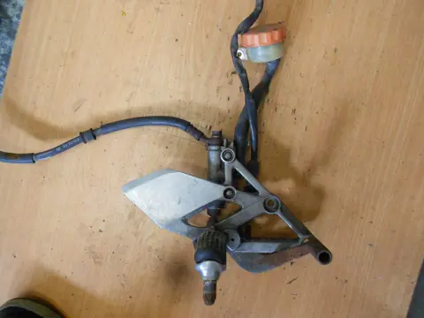 Main step holder right Honda CBR 600 F 1991 - 1994