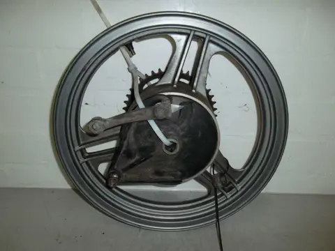Rear wheel complete Kawasaki GPZ 500 1995 - 2005