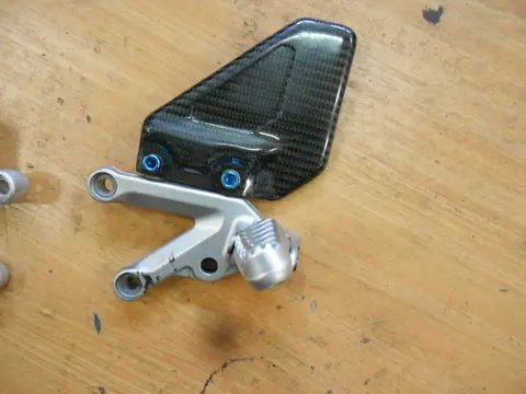 Main step holder left Aprilia Tuono 1000 2006 - 2008