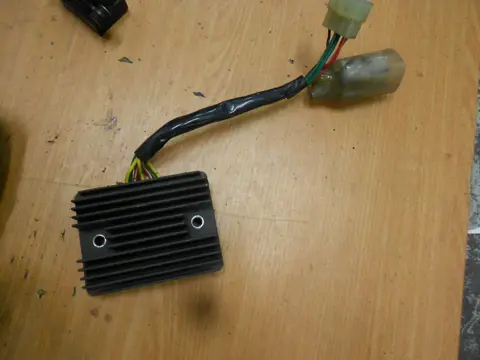 Regulator rectifier  Honda VFR 800 I 2002 - 2013