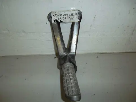 Pillion step left  Kawasaki ZX 6 R 1994 - 1997