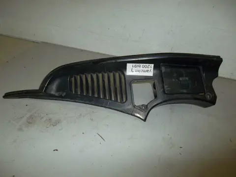 Cowl upper connector left Yamaha FJ 1200 1990 - 1993