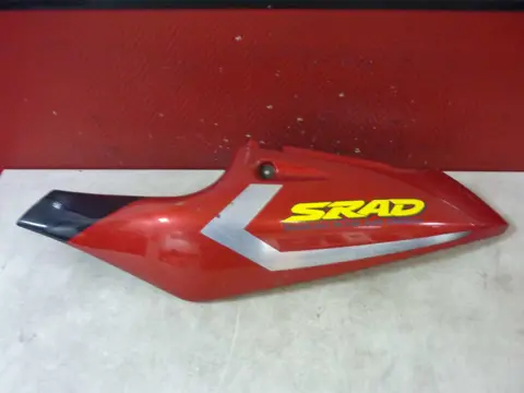 Cowl left rear Suzuki GSX R 750 1996 - 2000