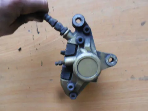Brake caliper right front Suzuki GSX F 1100 1988 - 1994
