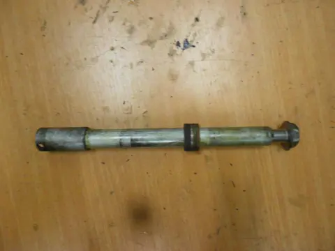 Axle front Honda CBR 600 F 1991 - 1994