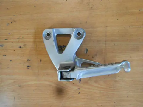 Pillion step left  Suzuki GSX F 750 1998 - 2005