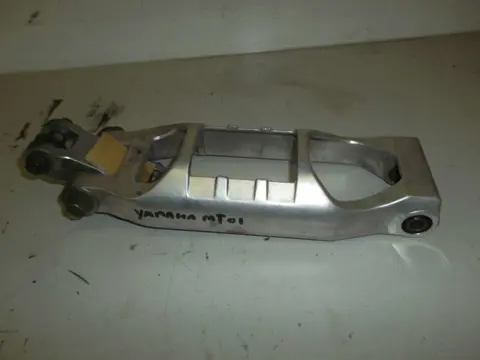 ACHTER BRUG Yamaha MT-01 2005 - 2011