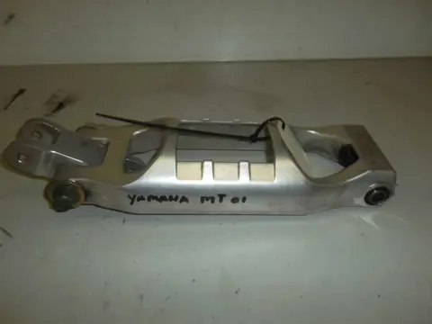 ACHTER BRUG Yamaha MT-01 2005 - 2011