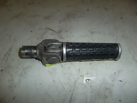 VOETSTEUN LINKS Suzuki GSX R 750 1996 - 2000