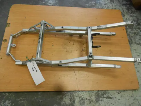 ACHTER SUBFRAME Aprilia Tuono 1000 2006 - 2008