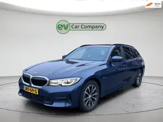 BMW 3-serie Touring 320e High Executive | M Sportpakket | Panoramadak | 360 Camera | Elektrische & v