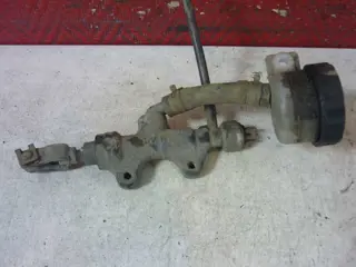 REMPOMP ACHTER Triumph Sprint ST 955 1999 - 2005