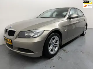 BMW 3-serie 318i Business Line # Automaat # Clima # Navi # Pdc # Lmv # Nap