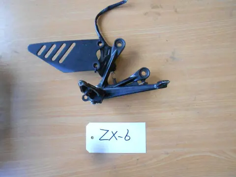 RECHTER SCHETSPLAAT Kawasaki ZX 6 R 2009 - 2010