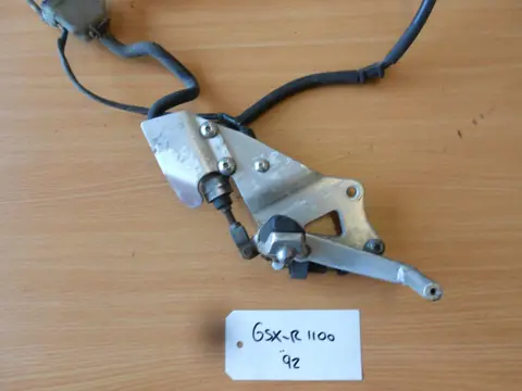 RECHTER SCHETSPLAAT Suzuki GSX R 1100 1991 - 1992