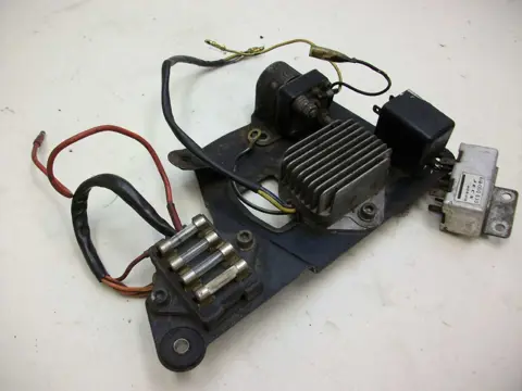 SPANNINGSREGELAAR Suzuki Overige Suzuki 1960 - 2021
