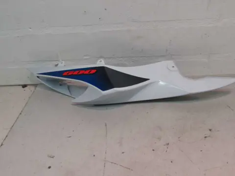 RECHTER ACHTERKANT Suzuki GSX R 600 2011 - 2014