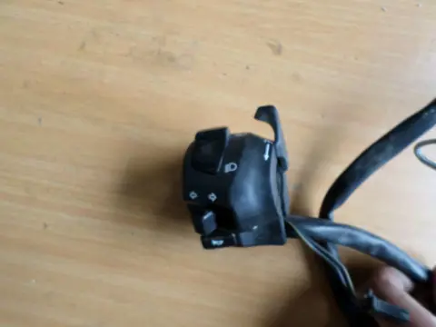 STUURSCHAKELAAR LINKS Suzuki TL 1000 1996 - 2001