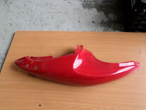 RECHTER ACHTERKANT Suzuki TL 1000 1996 - 2001