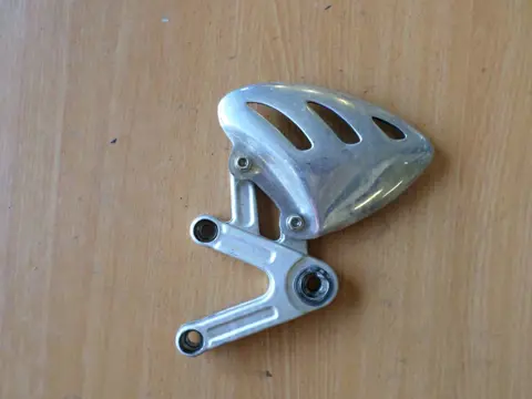 LINKER SCHETSPLAAT Triumph Speed Triple 955 1997 - 1999