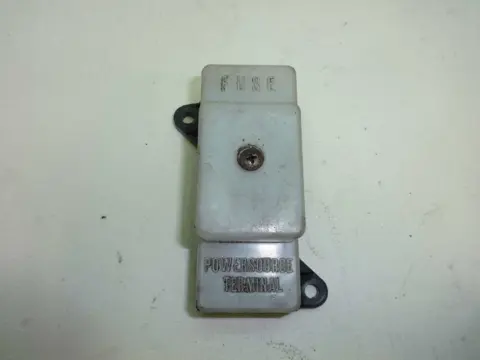 Fuse box Suzuki GSX R 1100 1991 - 1992