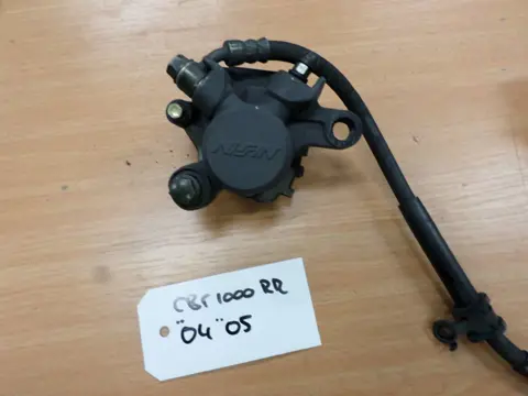 ACHTER REMKLAUW Honda CBR Fireblade 2004 - 2005
