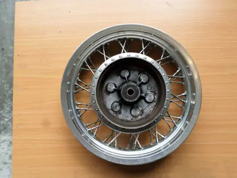 ACHTER VELG Suzuki VS 700 Intruder 1985 - 1991