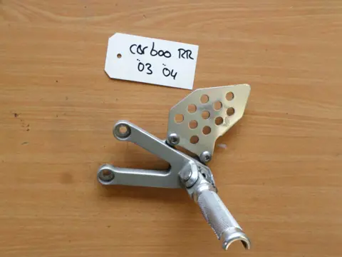 LINKER SCHETSPLAAT Honda CBR 600 RR 2003 - 2004