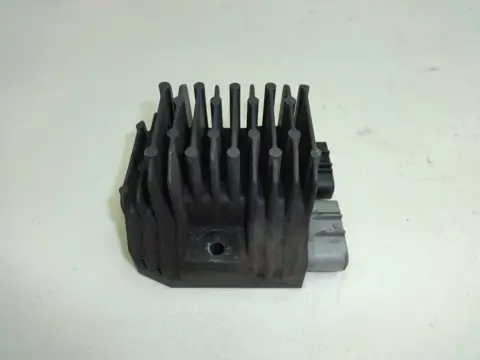 SPANNINGSREGELAAR Yamaha YZF R1 2004 - 2006