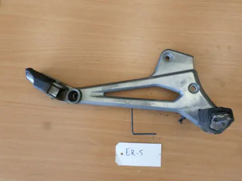 RECHTER SCHETSPLAAT Kawasaki ER 5 1997 - 2005