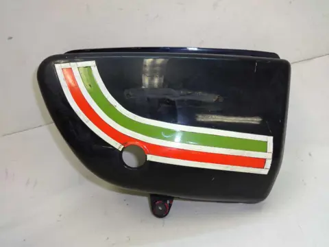 RECHTER ZIJKUIP KLEIN Suzuki GT 750 1970 - 2012