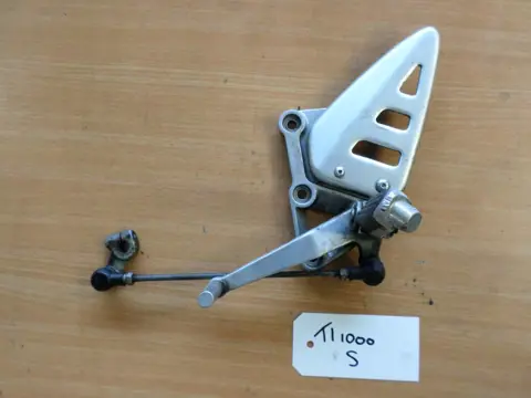 LINKER SCHETSPLAAT Suzuki TL 1000 1996 - 2001