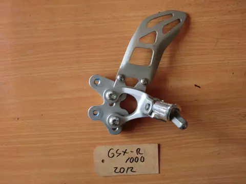 LINKER SCHETSPLAAT Suzuki GSX R 1000 2011 - 2012