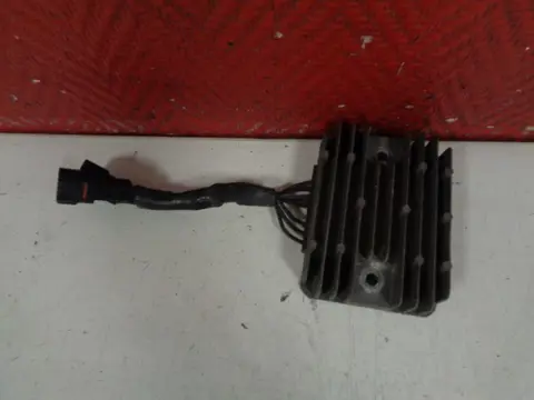 SPANNINGSREGELAAR Suzuki VL 800 2001 - 2004