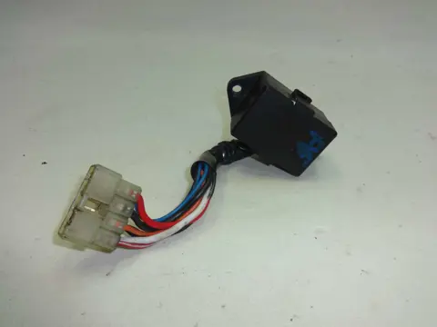 ZEKERINGKAST Triumph Sprint 900 Executive 1997 - 1998