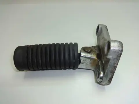 VOETSTEUN LINKS Honda CX 650 E 1983 - 1983