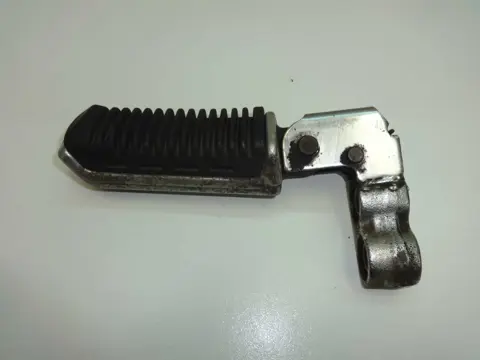 VOETSTEUN LINKS Suzuki GSX 750 1984 - 1986