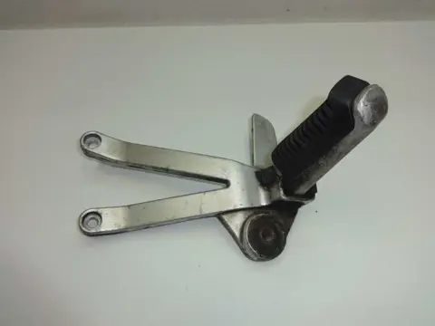 DUO VOETSTEUN LINKS Suzuki VX 800 1990 - 1997