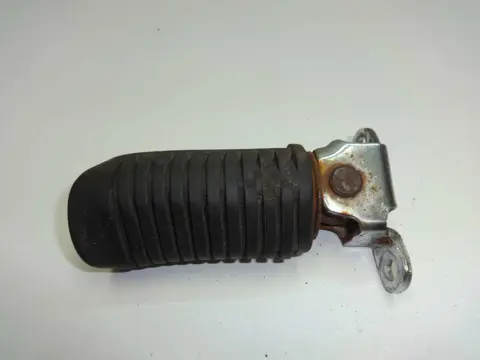 VOETSTEUN LINKS Honda CBX 550 F2 1982 - 1985