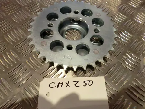 ACHTER TANDWIEL Honda CMX 250 1982 - 1983