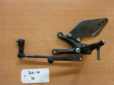 LINKER SCHETSPLAAT Kawasaki ZX 10 R 2008 - 2010