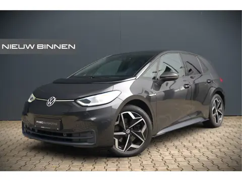 Volkswagen ID.3 First Plus 58 kWh | Stoelverwarming | Stuurverwarming | Camera | Adaptive Cruise Con
