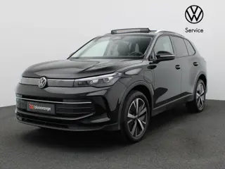 Volkswagen Tiguan 1.5 eHybrid Life Edition 204PK DSG Trekhaak, Panoramadak, 19" LM Velgen, Achteruit