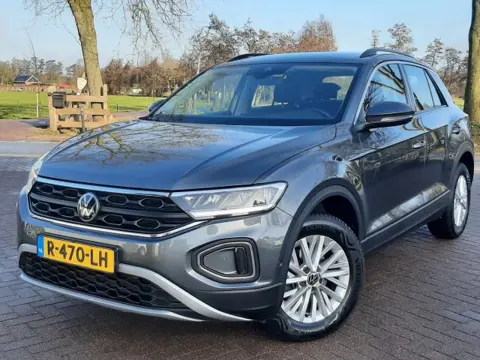 VOLKSWAGEN T-ROC 1.5 TSi 150pk Airco - Adap. Cruise-control - Dig. dashboard- Bluetooth - Stuur- en Stoelverwarming - Android - Apple Carplay