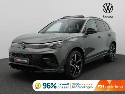 Volkswagen Tiguan 1.5 eHybrid R-Line Business 204PK DSG Pano-Schuifdak, Black Style, Trekhaak, 20" L