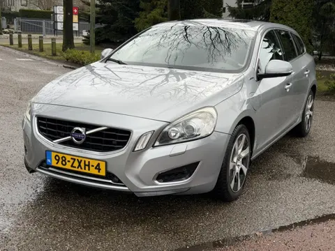 Volvo V60 2.4 D6 AWD | NAVI | TREKHAAK | PANO | LEER | STOELVERW