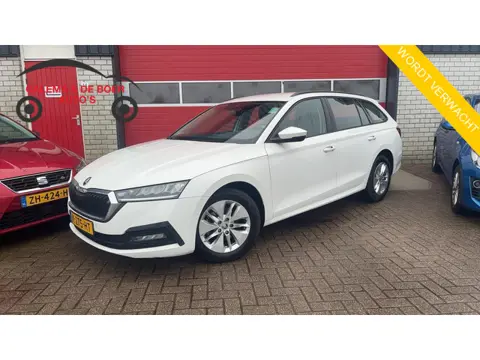 Skoda Octavia Combi 1.0 e-TSI Business Edition AUTOMAAT / TREKHAAK / CLIMA / CARPLAY / FULL LED / PD