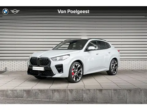 BMW X2 sDrive20i M Sportpakket Pro / Innovation Pack / Comfort Pack / Panoramadak / Trekhaak
