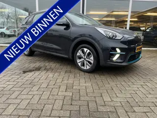 Kia e-Niro DynamicLine 64 kWh Carplay / Half leer / Led / Lmv