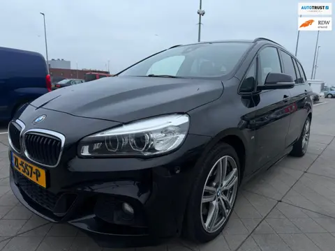 BMW 2-serie Gran Tourer 220i Centennial High Executive VolOptie Grote beurt en Apk Gehad ACC LaneAss